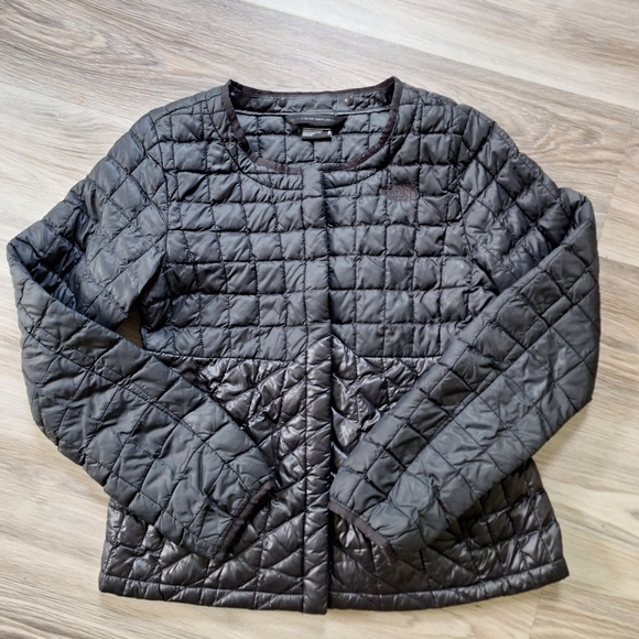 Women’s Northface thermoball lightweight Jacket Like New Small - Picture 1 of 7